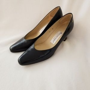 Etienne Aigner pumps